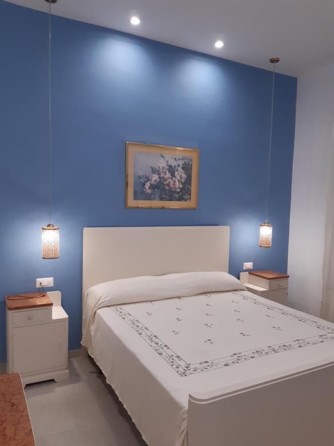 Casa Vacanze Rosa Aci Trezza Exteriör bild