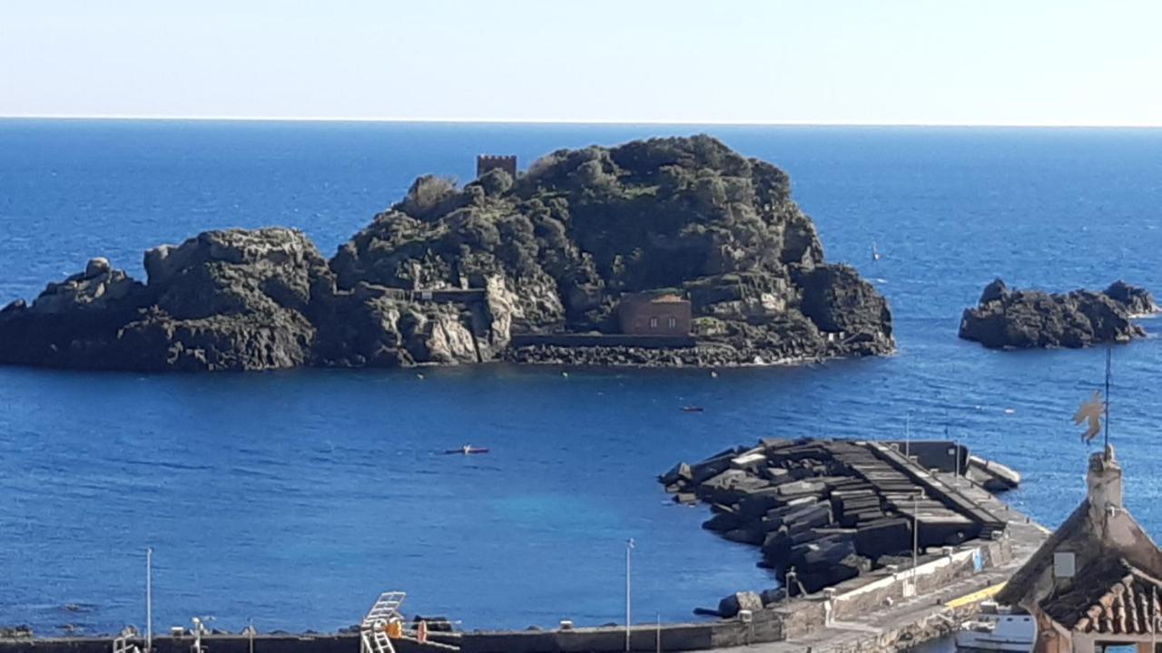 Casa Vacanze Rosa Aci Trezza Exteriör bild