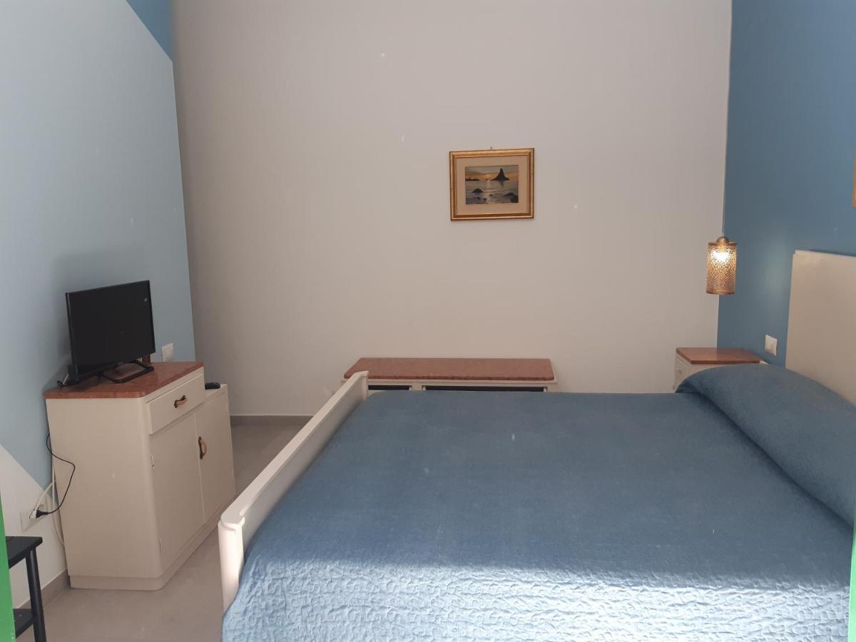 Casa Vacanze Rosa Aci Trezza Exteriör bild