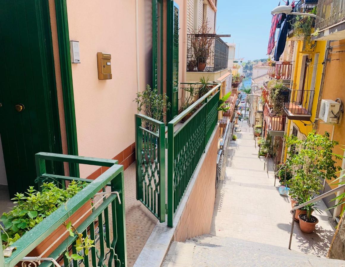 Casa Vacanze Rosa Aci Trezza Exteriör bild